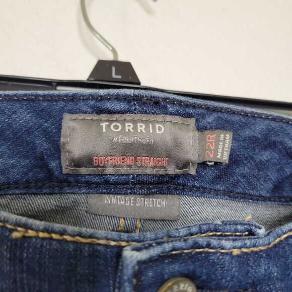 Torrid Size 22R Boyfriend Straight Vintage Stretch Mid-Rise Jeans in Dark Wash - Picture 3 of 11